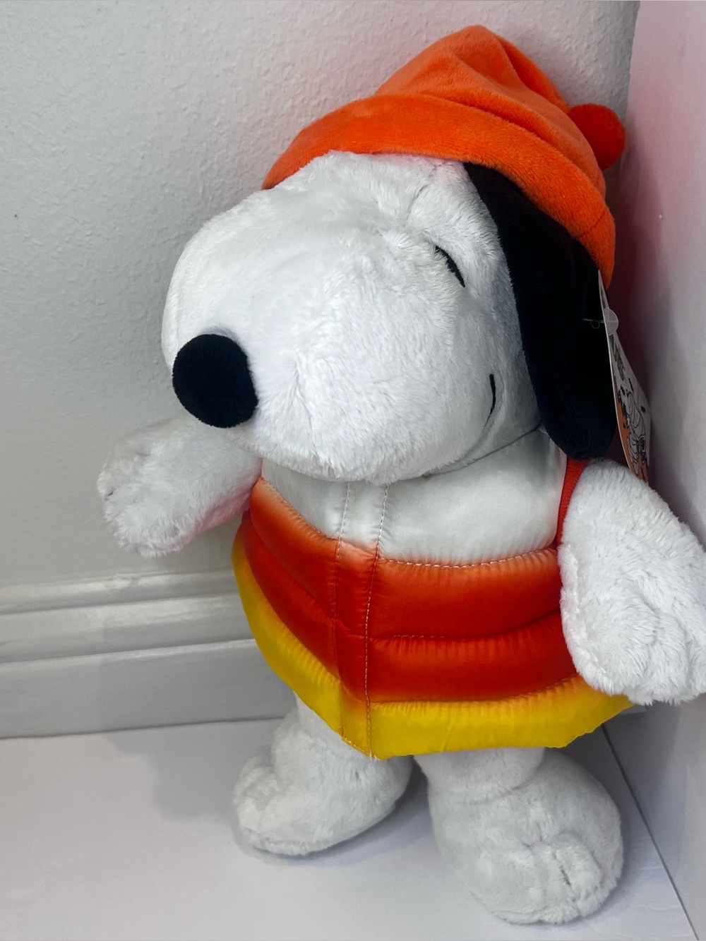 Peanuts Snoopy Halloween Plush Candy Corn NWT